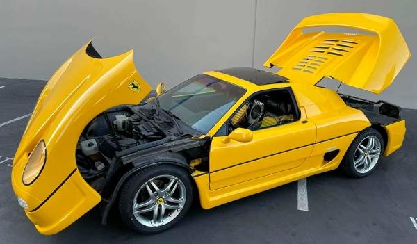 Реплику Ferrari F50 на базе Pontiac Fiero продали с молотка всего за 1,4 млн руб