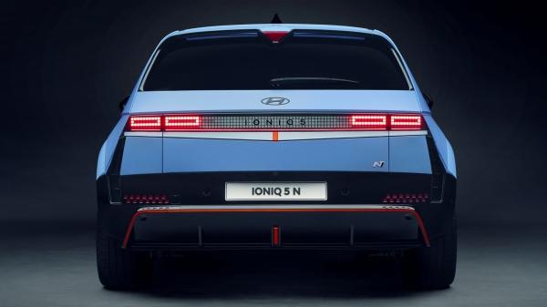Электрический хот-хэтч Hyundai Ioniq 5 N всеми силами имитирует бензиновый