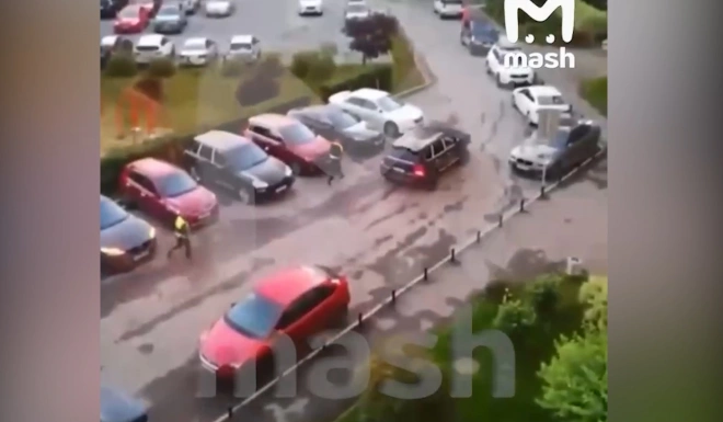 Полиция открыла стрельбу для остановки Porsche, протаранившего автомобили в Екатеринбурге0
