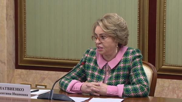 Матвиенко призвала изменить требования по локализации деталей для такси и каршеринга