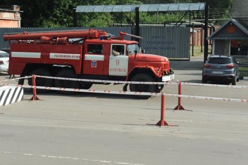 В Великом Новгороде локализовали пожар в производственном здании 