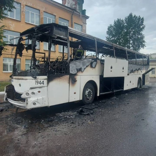 Прокуратура проверит инцидент со сгоревшим автобусом на Днепропетровской улице1