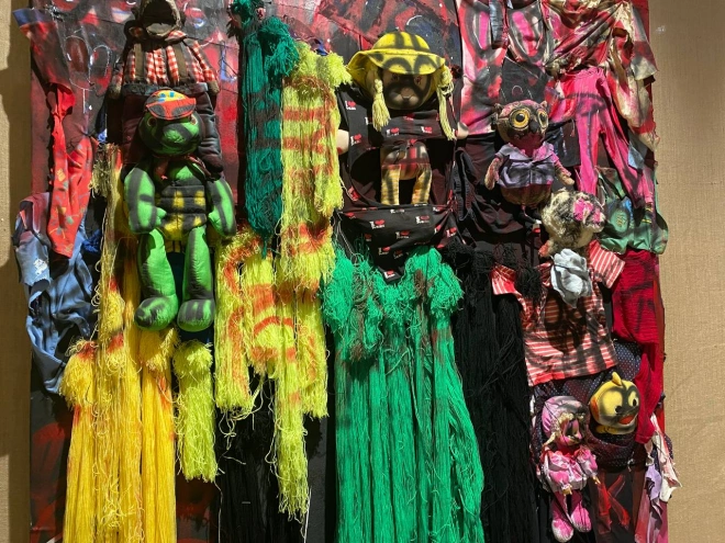 Выставка "Перевернутое Сафари. Современное искусство Африки" открылась в Манеже