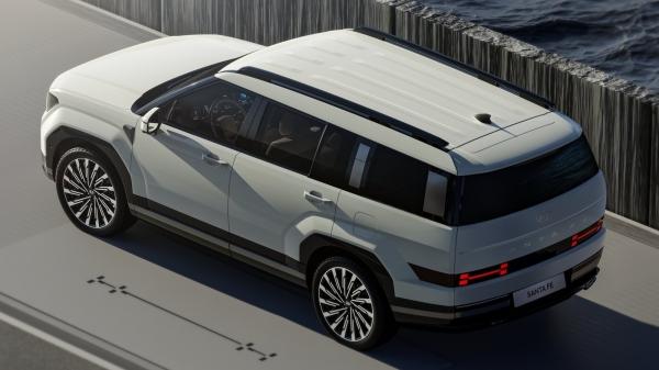 Совсем другой коленкор: новый Hyundai Santa Fe метит в нишу Land Rover Discovery