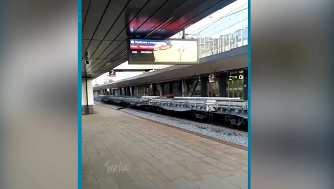 Поезд серьезно повредил платформу станции на западе Москвы0