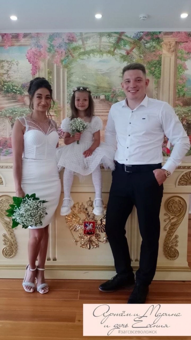 Почти 260 пар сыграли свадьбу в Ленобласти за неделю