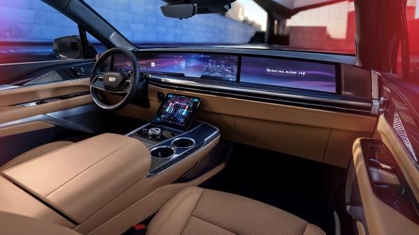 Cadillac Escalade IQ: езда по диагонали, огромная батарея и роскошный салон