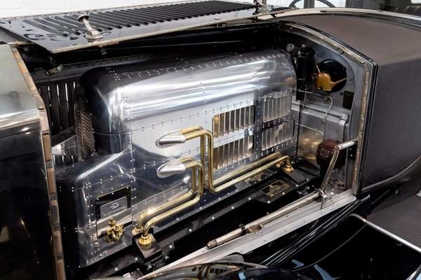 Британские тюнеры перевели на электротягу довоенный Rolls-Royce Phantom II