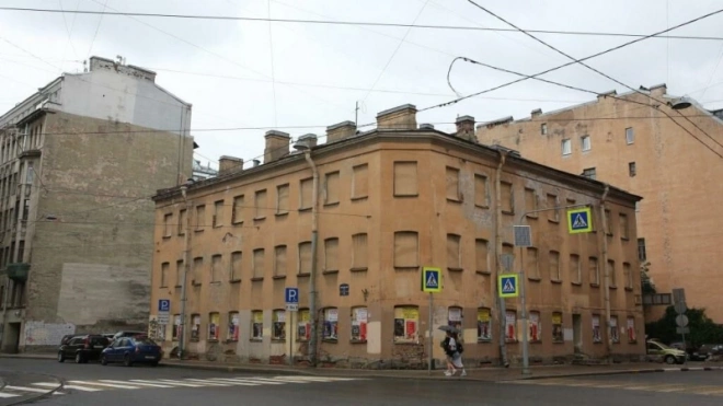 В Петербурге доходный дом Лесниковых продали за 132 млн рублей на торгах