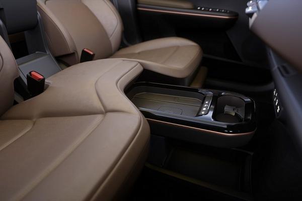 У Kia Sportage появилась батарейная альтернатива: представлен серийный кроссовер EV5
