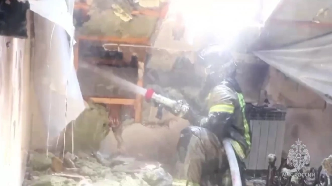 В Махачкале эвакуировали 50 человек из-за возгорания в многоквартирном доме0