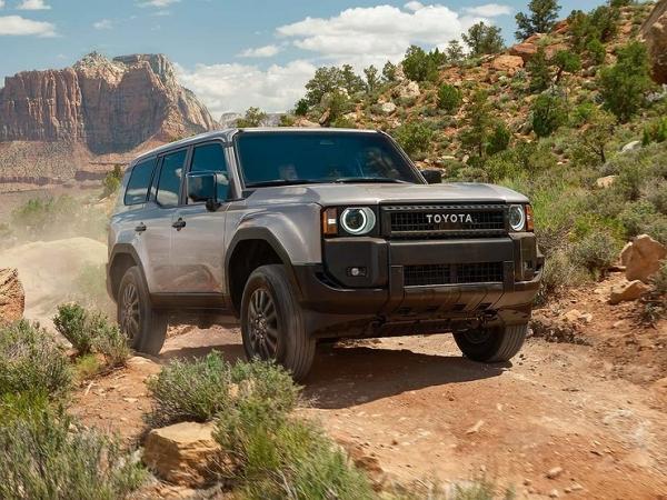 Toyota показала новый Land Cruiser Prado