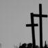 Оккультизм или идиотизм? Житель Ленобласти ищет сжегшего крест на могиле его отца вандала