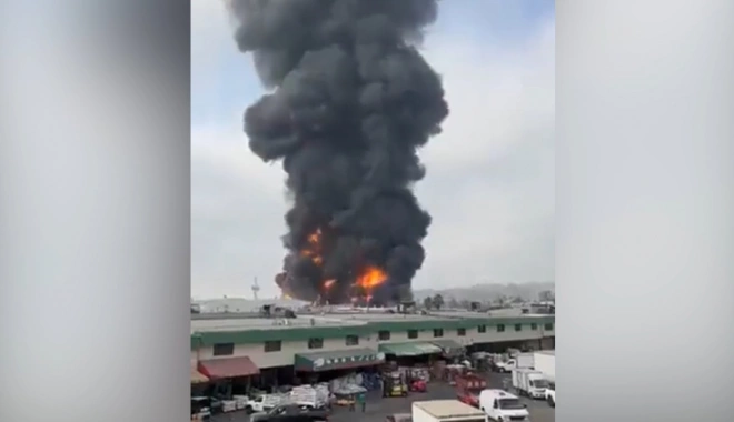 В Мексике дотла сгорела фабрика по производству матрасов0