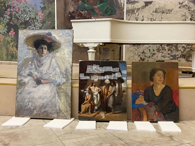 В Русском музее осмотрели пострадавшие при взрыве в Таганроге произведения искусства