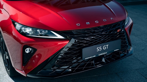 Седан Omoda S5 GT выходит на российский рынок: комплетации и цены