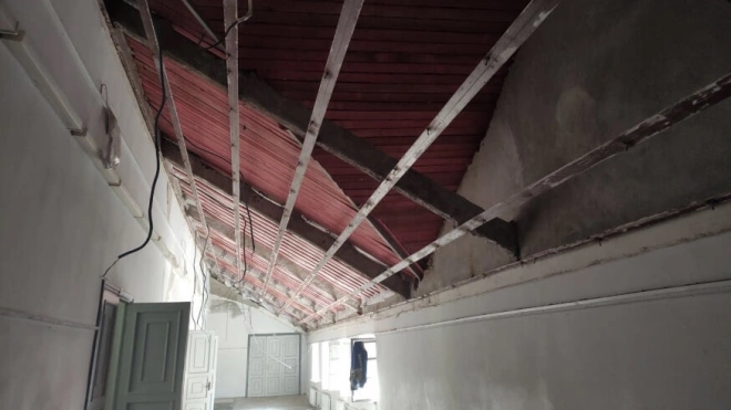 Сорванный ремонт крыши перевел учеников ДШИ №10 Петербурга на дистанционное обучение1