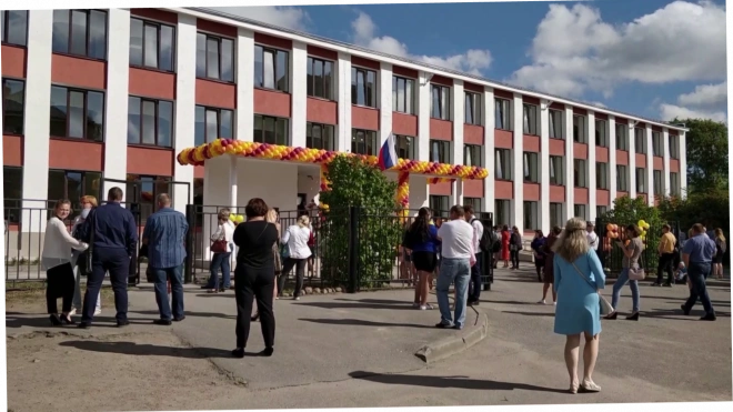 В Петербурге и Ленобласти весь день ложно минировали школы 14 сентября