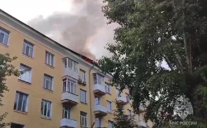 В Новосибирске произошел пожар в пятиэтажном доме на площади 500 кв. м0