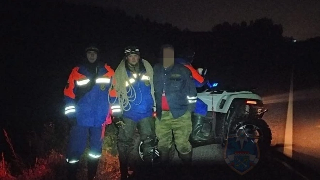 Спасатели нашли заблудившегося пожилого мужчину в лесу Кировского района Ленобласти