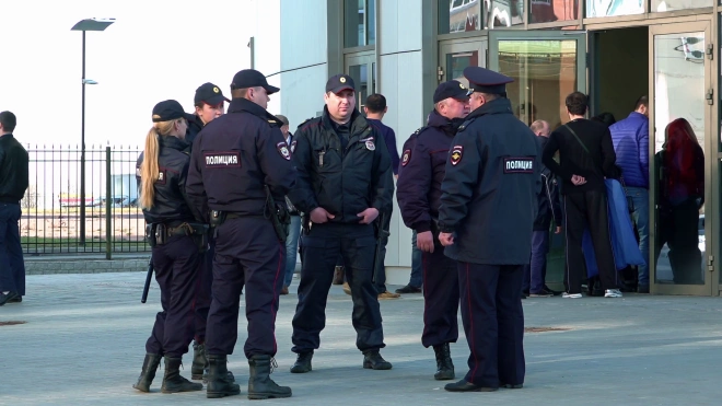 Суд Петербурга назвали 35 тысяч рублей штрафа женщине, напавшей на полицейского