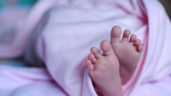 Зарезавшая новорожденного в туалете МЦК 25-летняя женщина предстанет перед судом