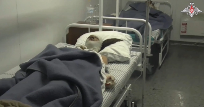 Российские врачи оказывают помощь пострадавшим при взрыве в Карабахе0
