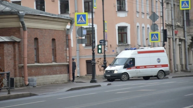 В Невском районе 14-летняя петербурженка упала с самоката и получила травмы