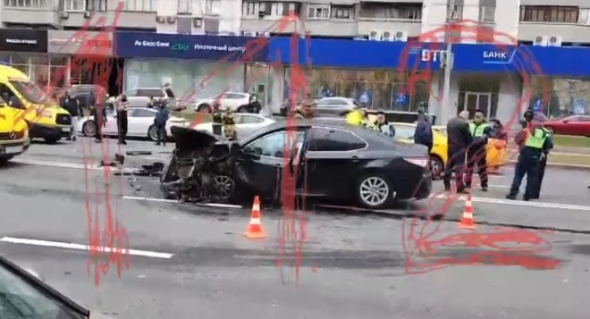 ДТП с участием шести машин произошло в центре Москвы0