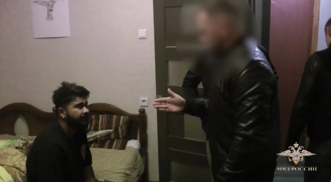 В Брянске полицейские задержали подозреваемых в вымогательстве у иностранцев0