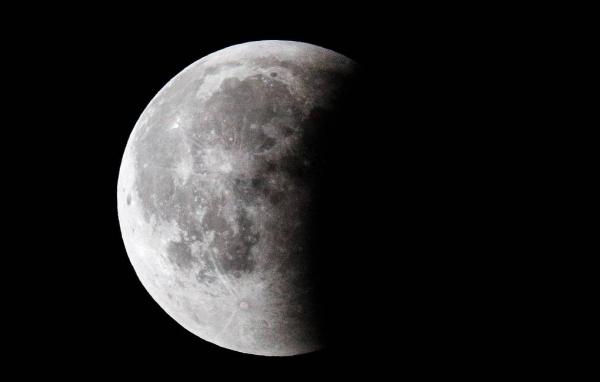 Частное затмение Луны произойдет в ночь на 29 октября и будет видно в России

