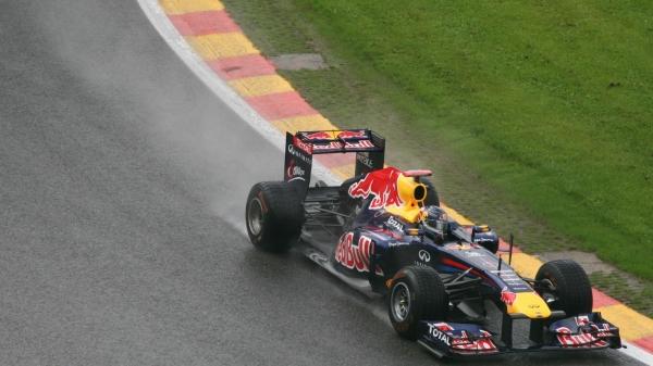 Макс Ферстаппен стал трехкратным победителем Формулы-1 после схода Переса