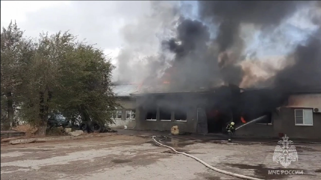 В Астраханской области произошел пожар на складе0