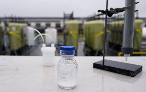 В Южной Корее научились очищать воду от пластика с помощью нанороботов

