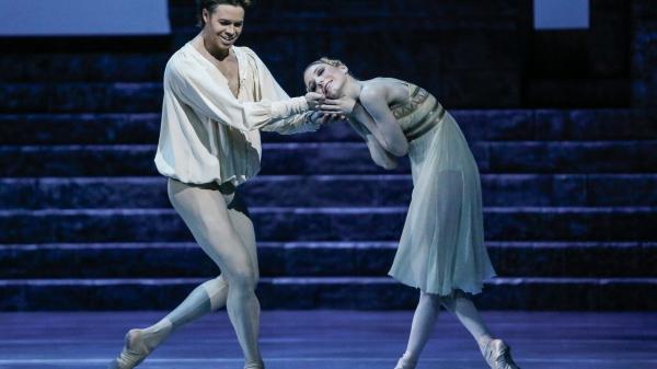 В Петербурге в честь Всемирного дня балета пройдет трансляция «Лебединого озера»