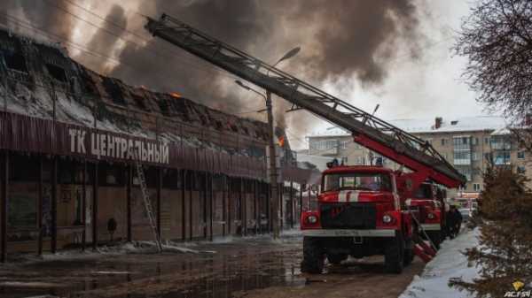 В Новосибирской области при пожаре в ТЦ погиб человек