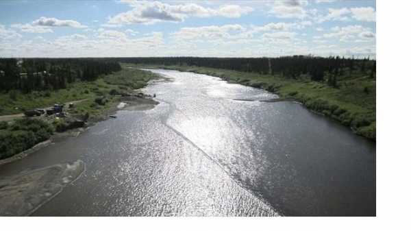 В районе крупнейшего месторождения в НАО обнаружили загрязнение на реке