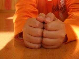 В Педиатрическом университете 7-летнему мальчику пришили отрубленные пальцы