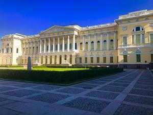 Петербуржцы со среды смогут посещать Летний сад и Русский музей