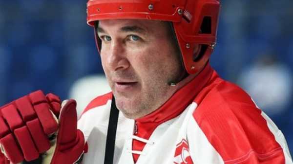 Экс-хоккеист Александр Кожевников подверг критике решение "Адмирала" пропустить следующий сезон КХЛ