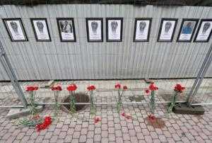 Мемориал погибшим медикам пока не будут убирать с Малой Садовой