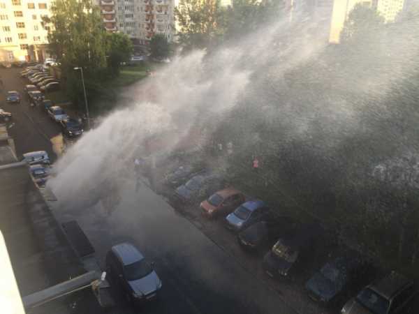Во Фрунзенском районе прорвало трубу с кипятком: на место прибыли медики 1