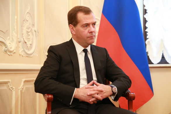 Медведев призвал сделать вакцинацию от коронавируса массовой0