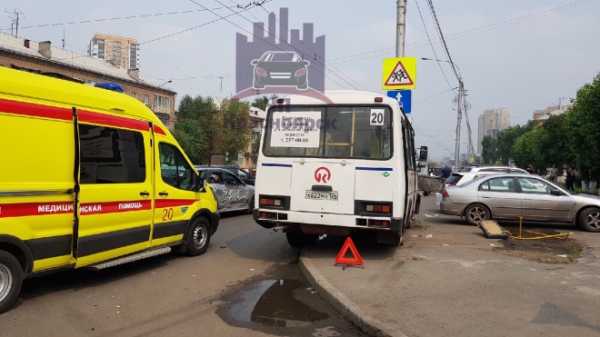 В Красноярске маршрутный ПАЗ протаранил столб, 6 пассажиров в больнице3