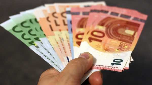 В Невском районе трое мошенников провернули хитрую операцию, чтобы выманить у украинца 3800 евро