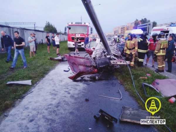 Водитель BMW скончался в скорой после ДТП на Суздальском проспекте 1