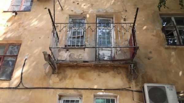 В Воронеже балкон жилого дома обрушился вместе с хозяйкой квартиры
