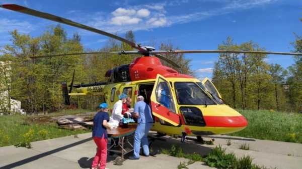 Врачи санитарной авиации помогли жителю Ленобласти со сломанным позвоночником