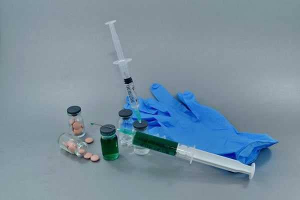 Испытания вакцины от коронавируса на добровольцах в Петербурге начнутся в июле0