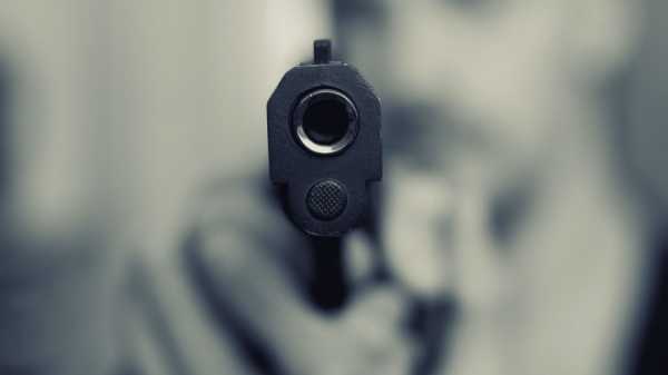 В Ленобласти мужчина открыл стрельбу из травматического пистолета 